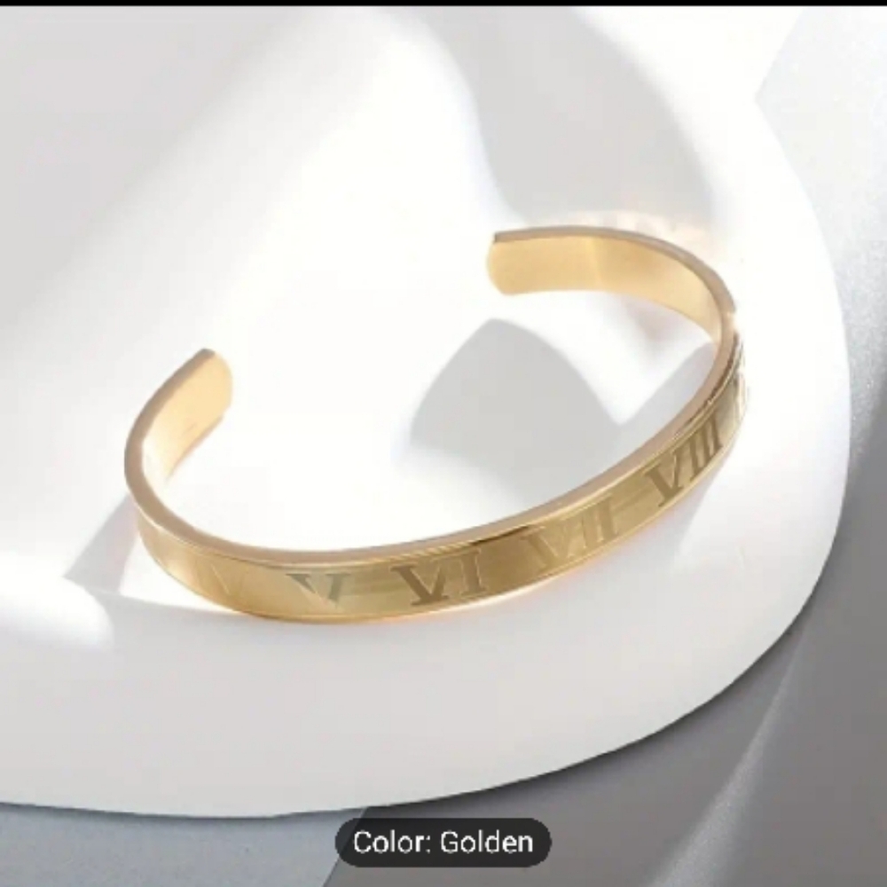 💛💛NEW💛💛 GORGEOUS!! SS Roman Numeral Cuff Bracelet in GOLD